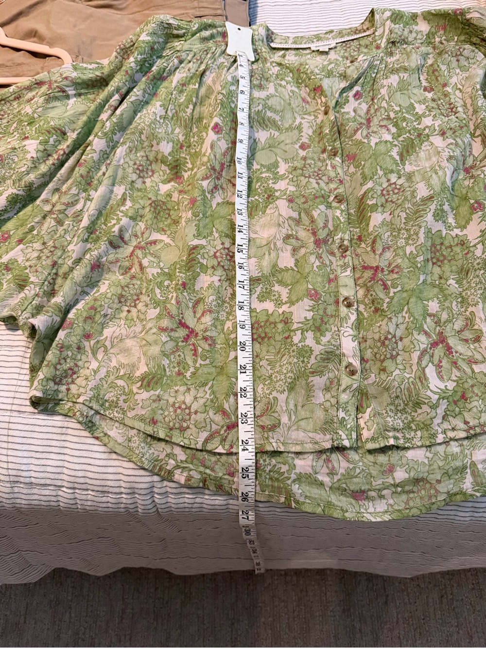 Pilcro Green and Pink Floral Button-Front Blouse - Picture 7 of 7